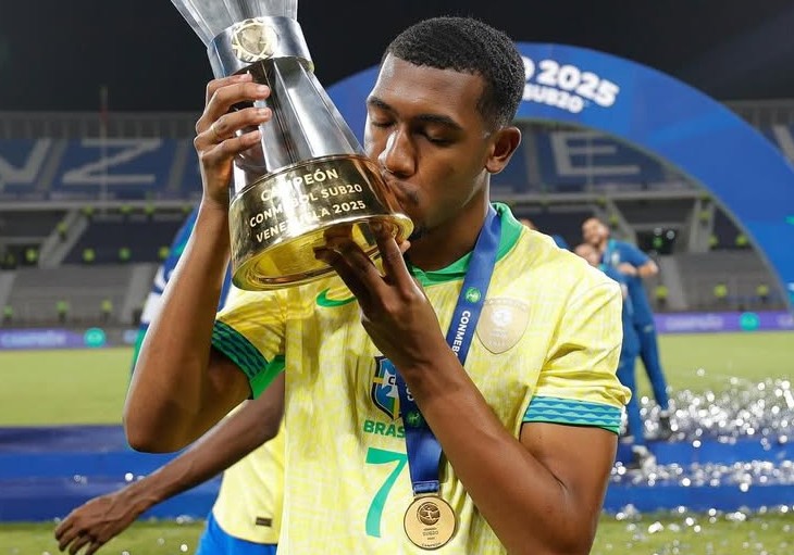 Райан Витор