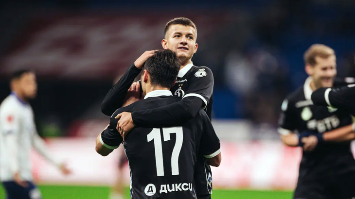 Игроки «Динамо» празднуют гол