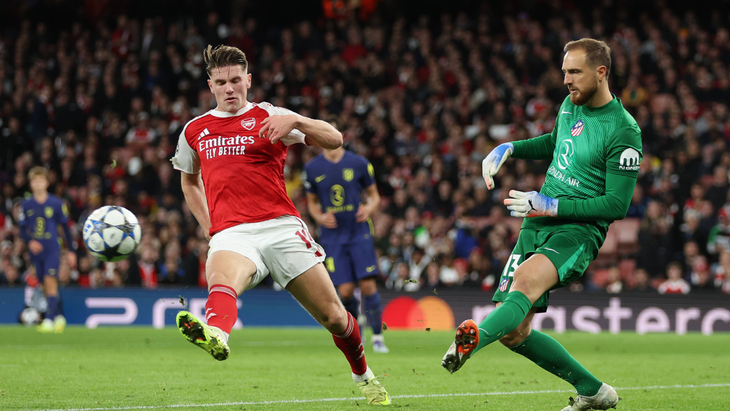 Виктор Дьокереш (слева)