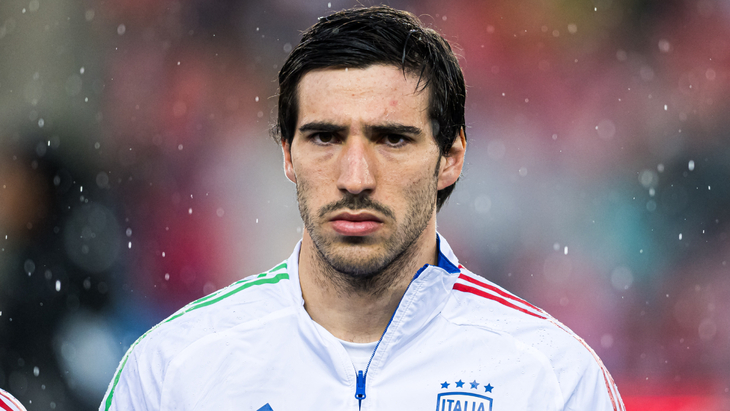 Сандро Тонали