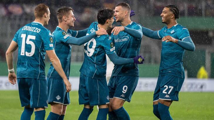 Эдин Джеко (№9)