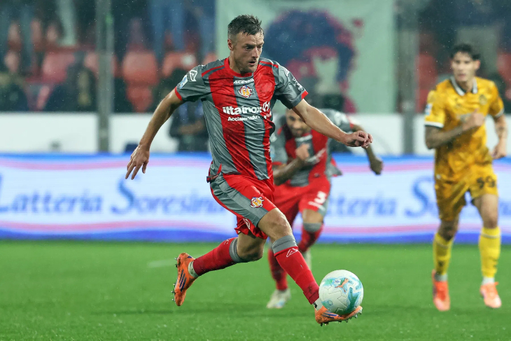 Джейми Варди с мячом