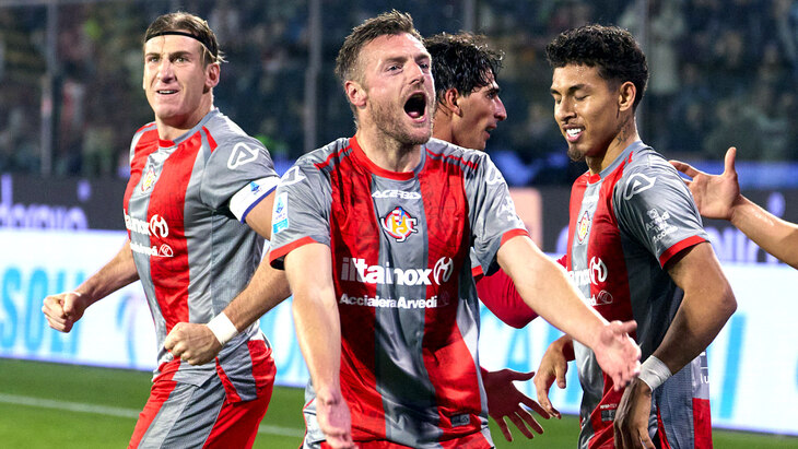 Джейми Варди празднует гол