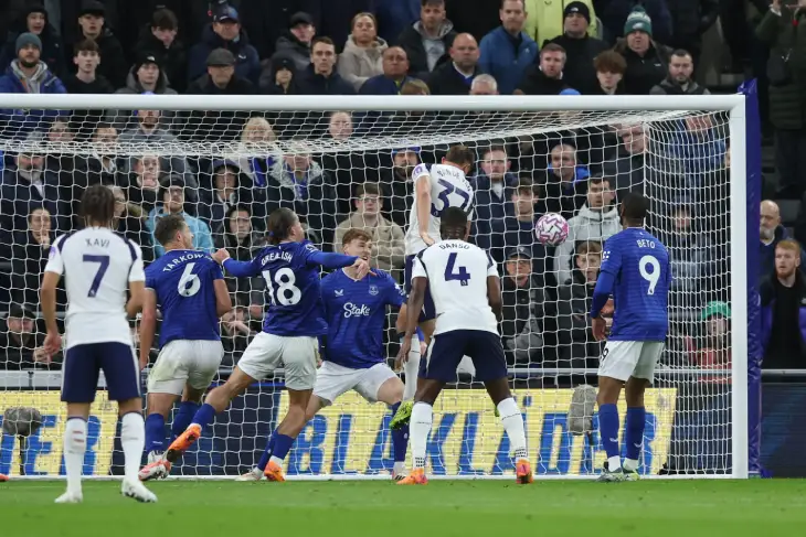 Ван де Вен оформляет дубль