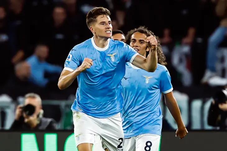 Тома Башич празднует гол