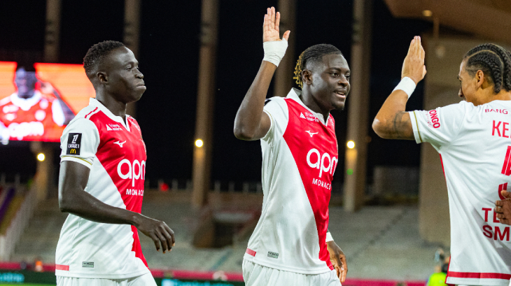 Мохаммед Салису празднует гол