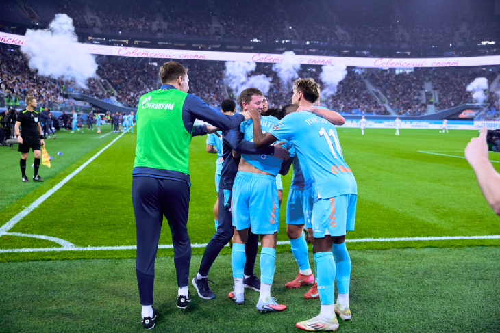 Игроки «Зенита» празднуют гол