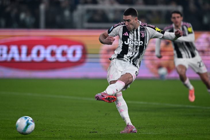 Голевой удар Душана Влаховича