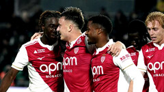 Игроки «Монако» празднуют гол