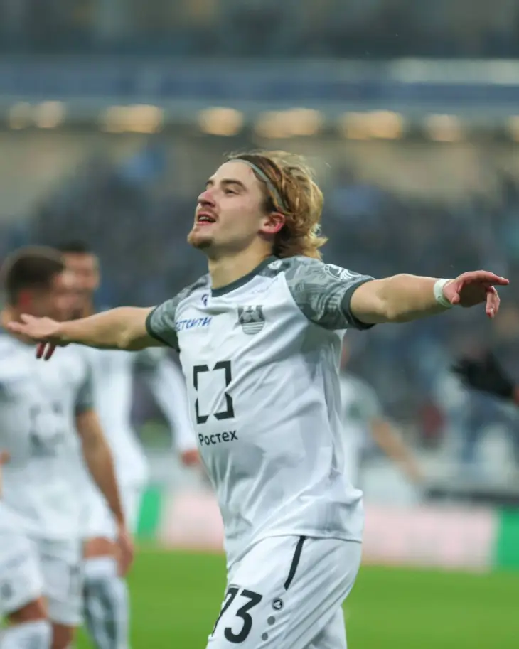 Максим Петров