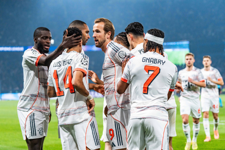 Игроки «Баварии» празднуют гол