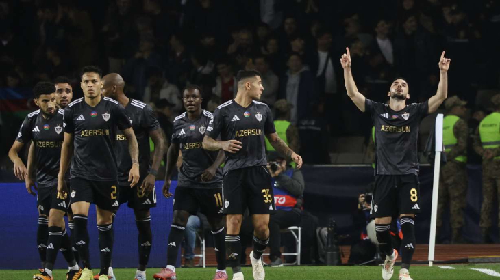 Игроки «Карабаха» празднуют гол