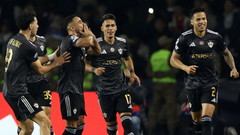 Игроки «Карабаха» празднуют гол