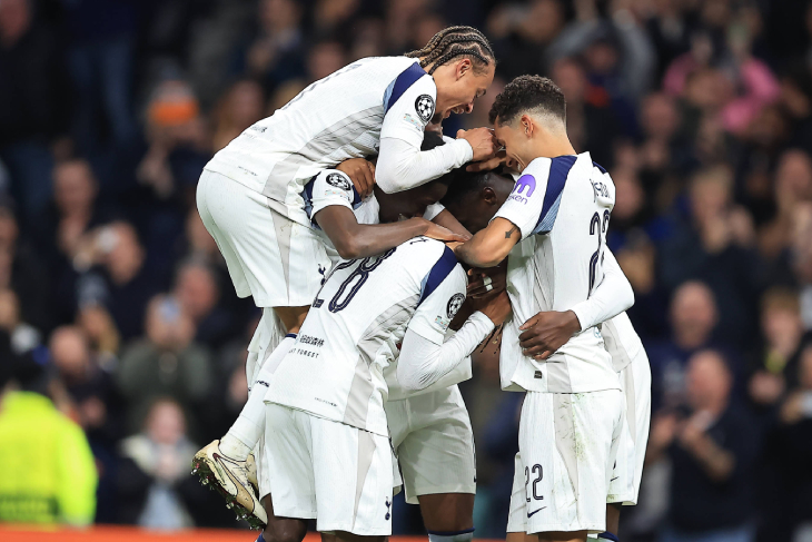 Игроки «Тоттенхэма» празднуют гол