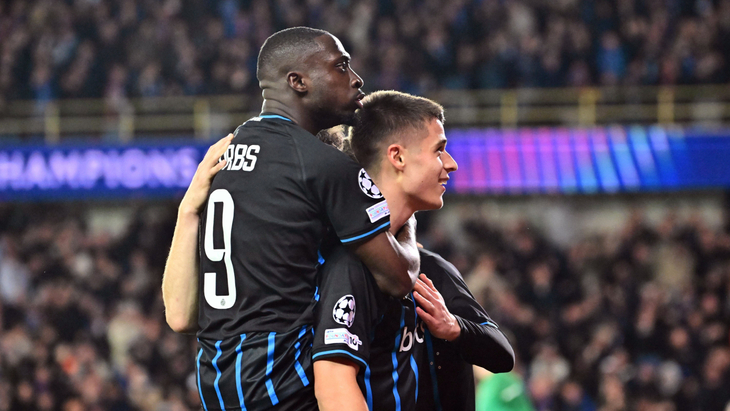 Игроки «Брюгге» празднуют гол