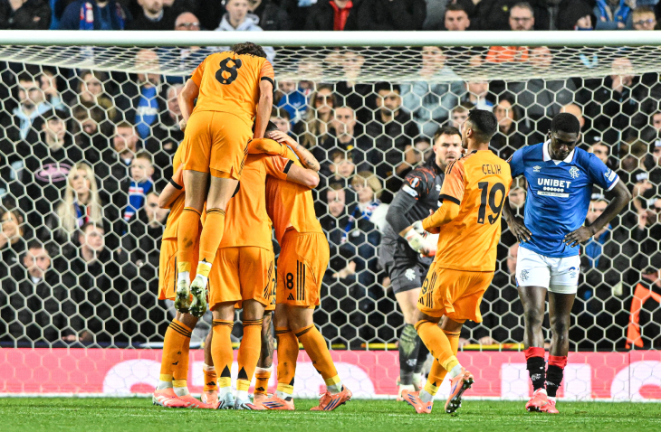 Игроки «Ромы» празднуют гол