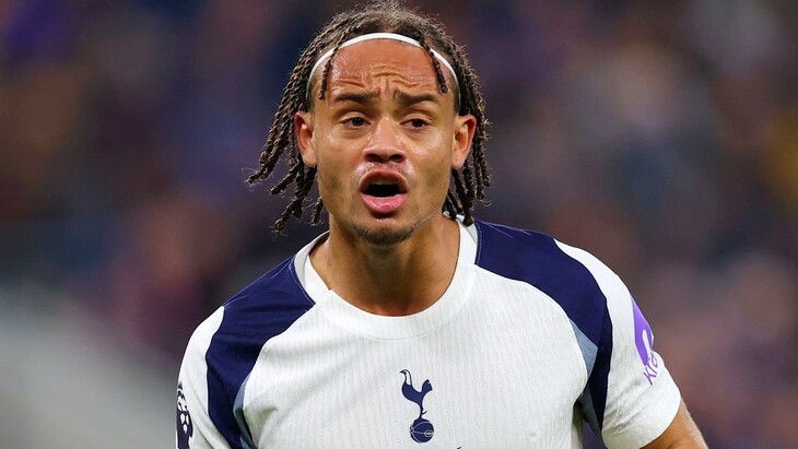 Хави Симонс