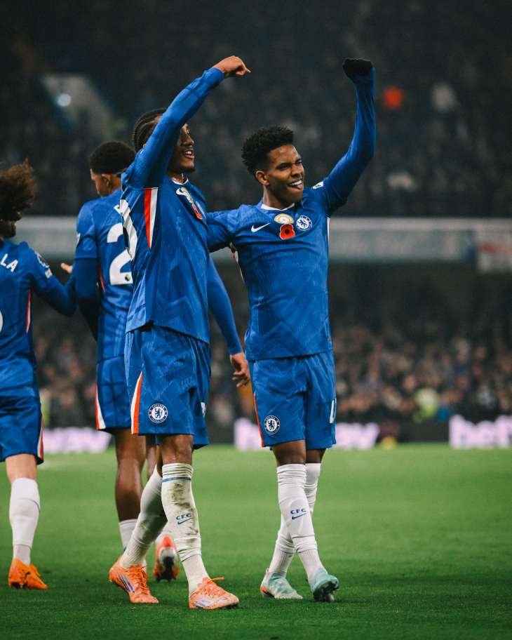 Игроки «Челси» празднуют гол