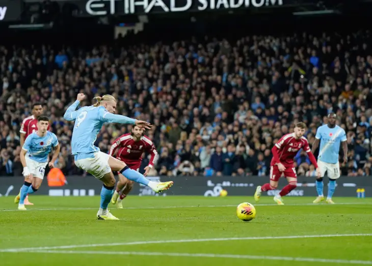 Холанд не забивает с пенальти