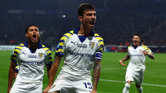 Игроки «Пармы» празднуют гол