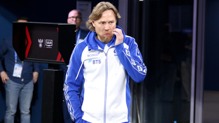 Валерий Карпин