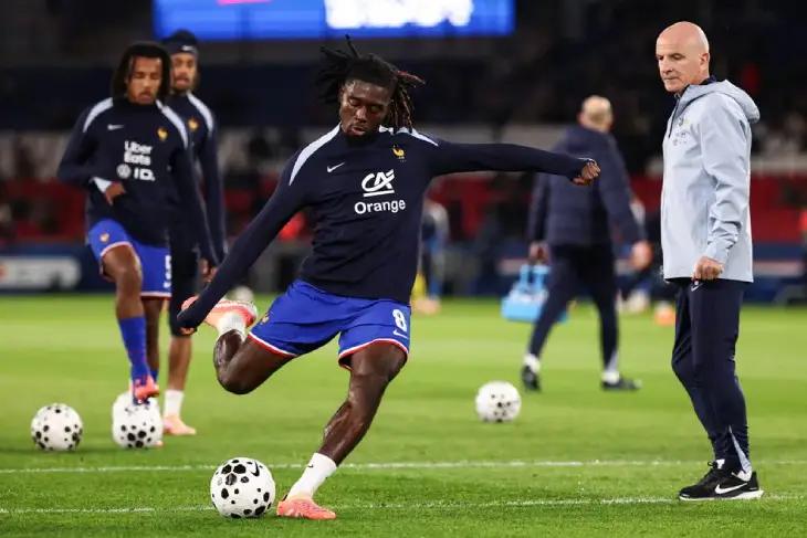 Сборная Франции на разминке перед матчем