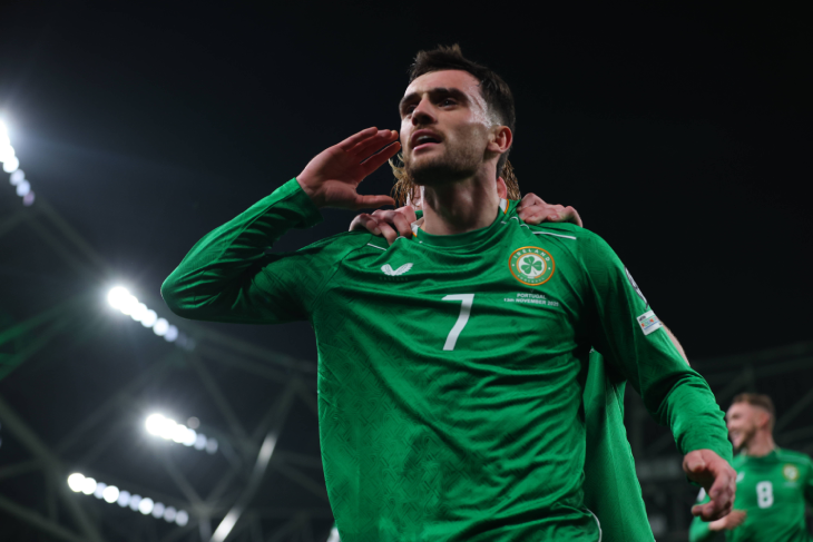 Трой Пэрротт празднует гол