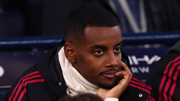 Александер Исак