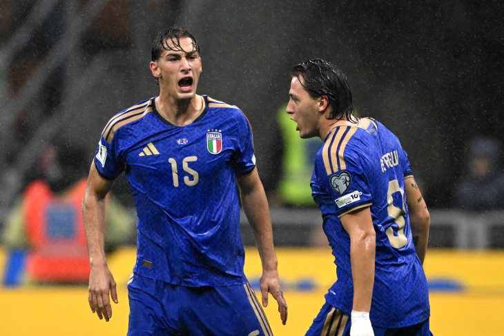 Пио Эспозито празднует гол