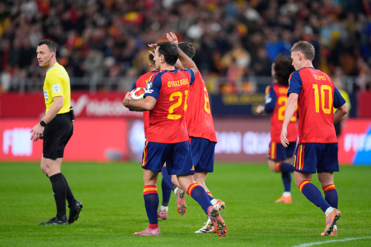 Микель Оярсабаль после забитого гола