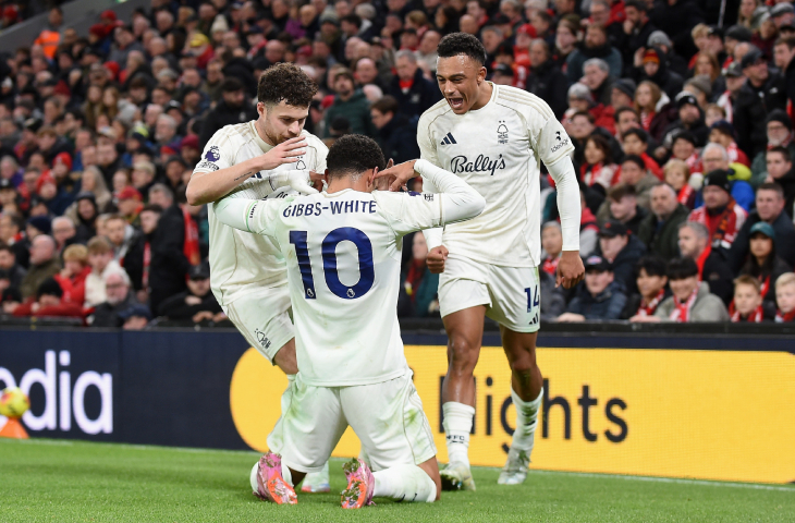 Морган Гиббс-Уайт празднует гол