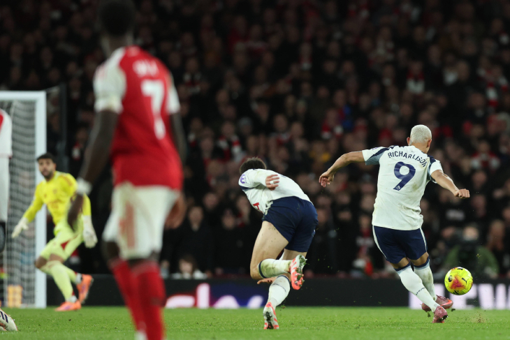 Невероятный удар Ришарлисона