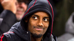 Александер Исак