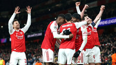 Игроки «Арсенала» празднуют гол