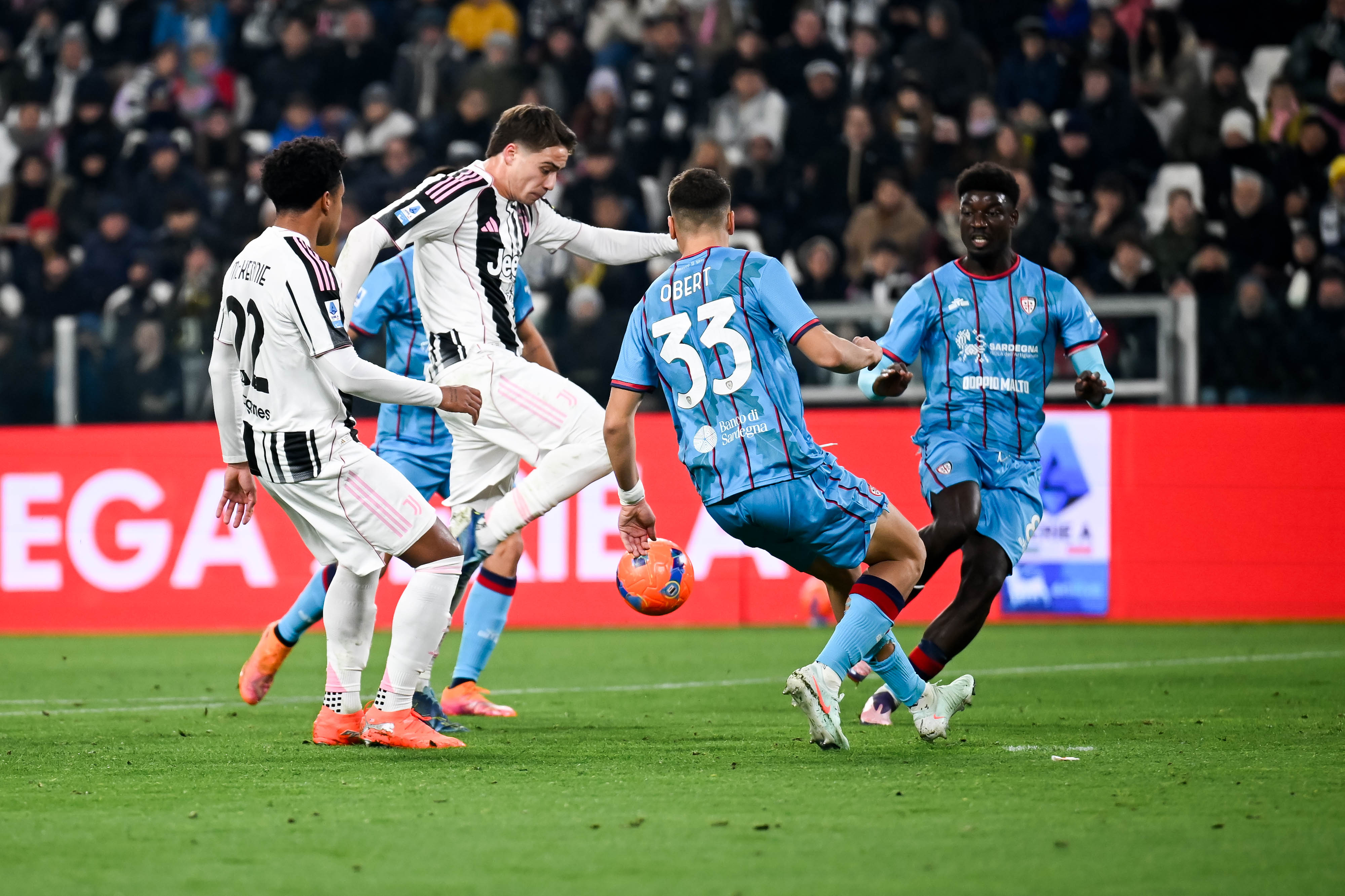 Кенан Йылдыз забивает