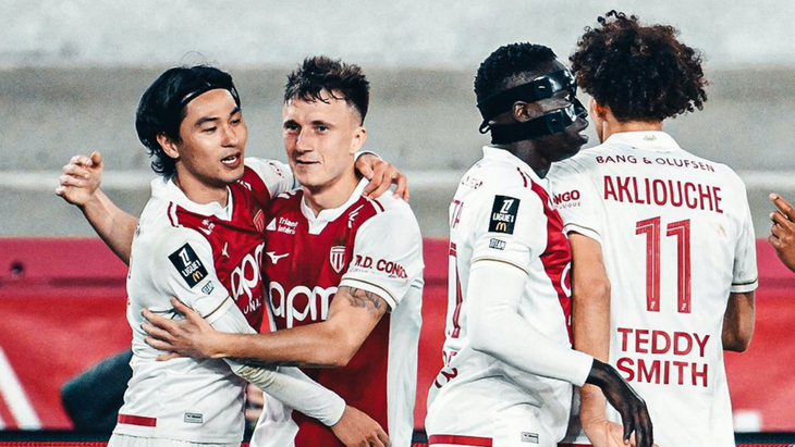 Игроки «Монако» празднуют гол