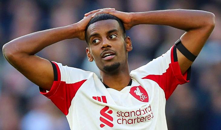 Александер Исак