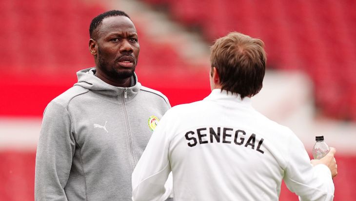 Пап Тьяв (слева)