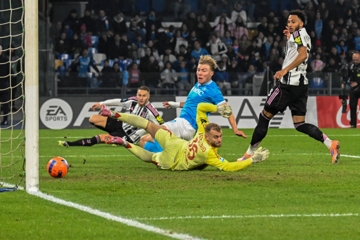 Первый гол Хёйлунна