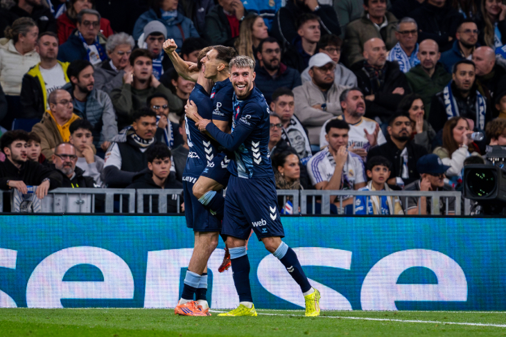 Игроки «Сельты» празднуют гол