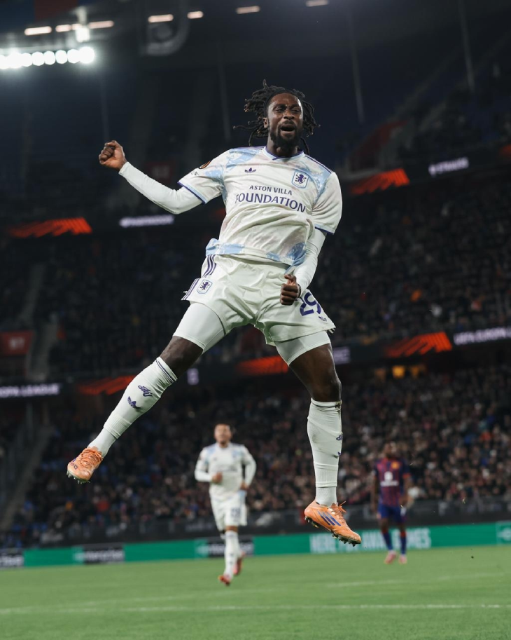 Эванн Гессан празднует гол