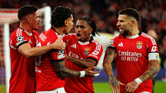 Игроки «Бенфики» празднуют гол