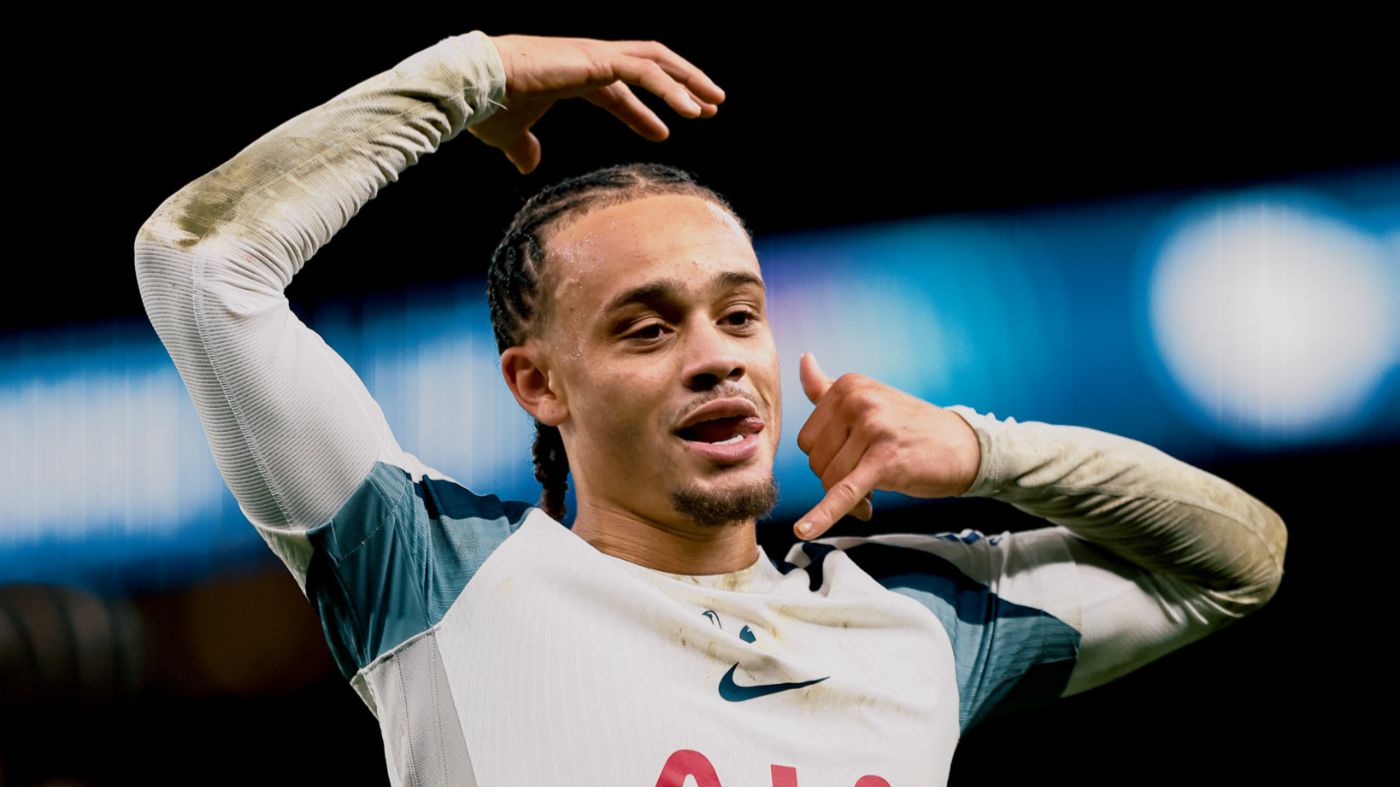 Хави Симонс