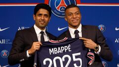 Президент «Пари Сен-Жермен» Нассер Аль-Хелаифи и Килиан Мбаппе