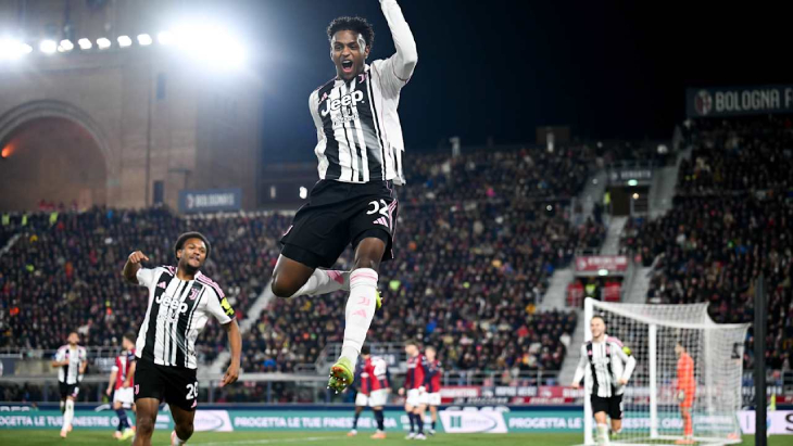 Кабаль празднует гол