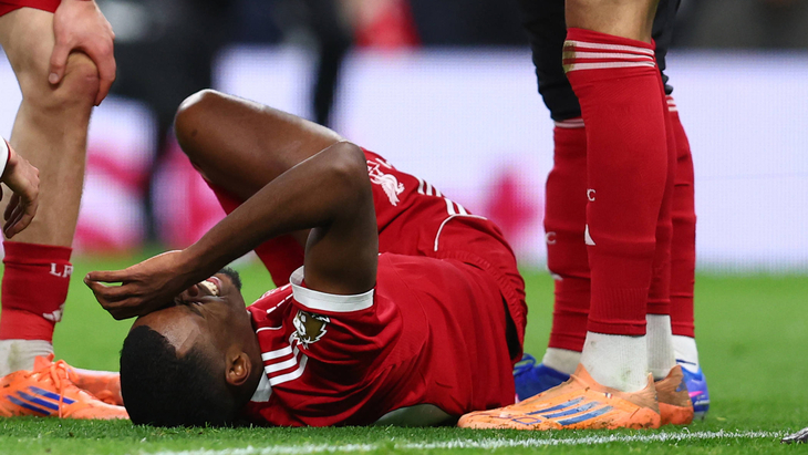 Александер Исак — нападающий «Ливерпуля»