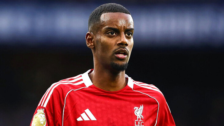 Александер Исак