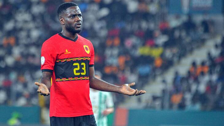 Шоу — футболист сборной Анголы