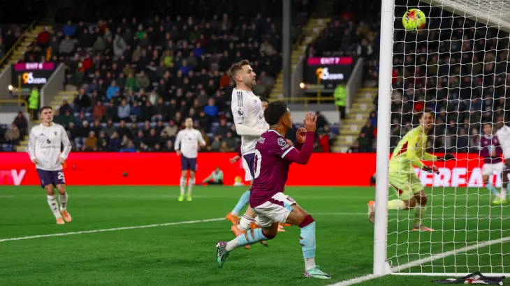 «Бёрнли» открывает счет в матче