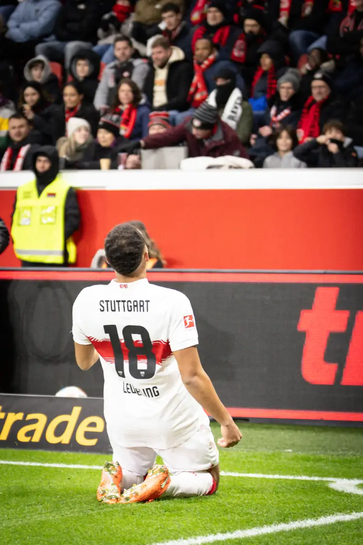 Джейми Левелинг празднует гол